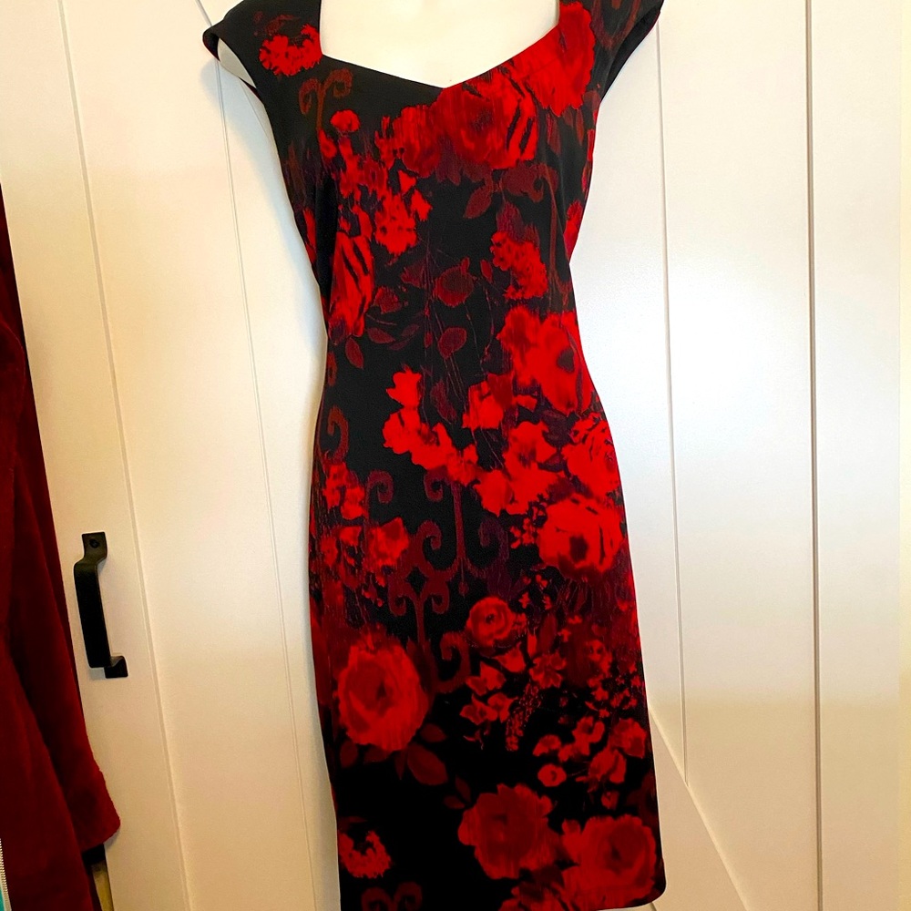 Women's Size 10 Connected Apparel Brand Red Floral Knee Length Cocktail Dress